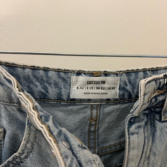 Denim shorts - Picture 3 of 3